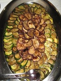 Gebratene, marinierte Zucchini und Aubergine